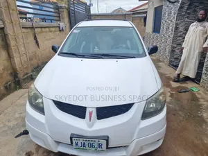 Pontiac Vibe Automatic 2004 White