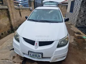 Pontiac Vibe Automatic 2004 White