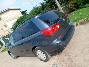 Toyota Sienna 2008 Green