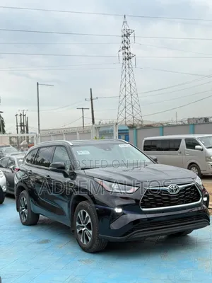 Toyota Highlander XLE 2022 Black