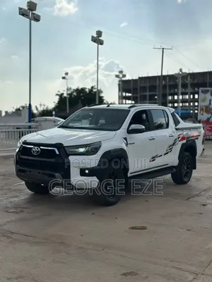 Toyota Hilux 2018 White