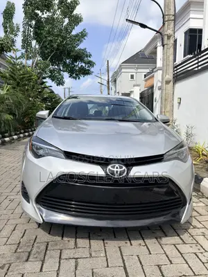 Toyota Corolla LE (1.8L 4cyl 2A) 2019 Silver