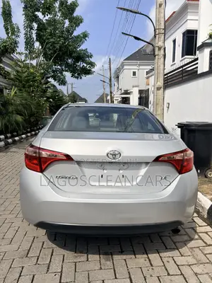 Toyota Corolla LE (1.8L 4cyl 2A) 2019 Silver