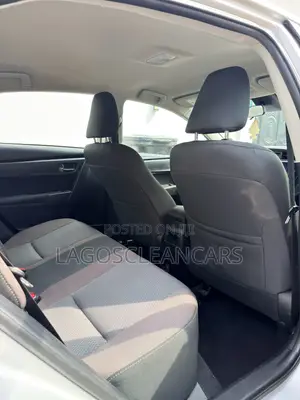 Toyota Corolla LE (1.8L 4cyl 2A) 2019 Silver