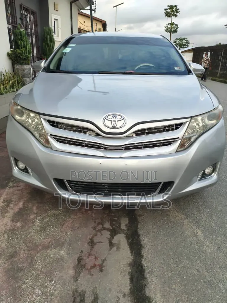 Toyota Venza Limited 2010 Silver
