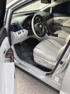 Toyota Venza Limited 2010 Silver