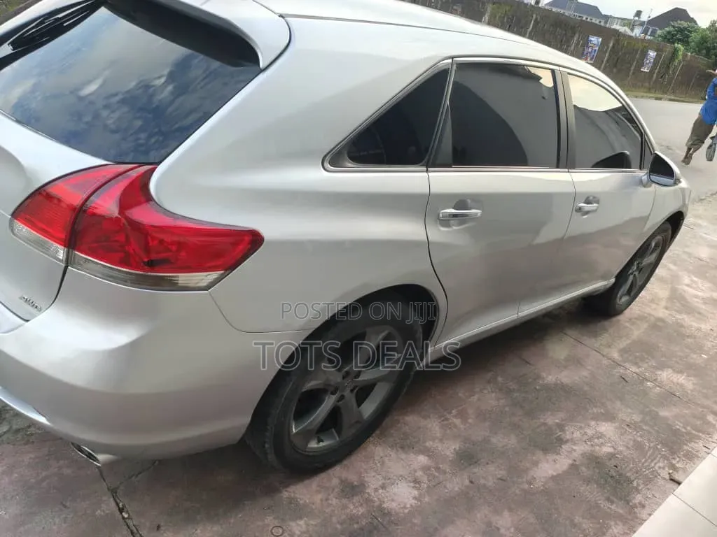 Toyota Venza Limited 2010 Silver