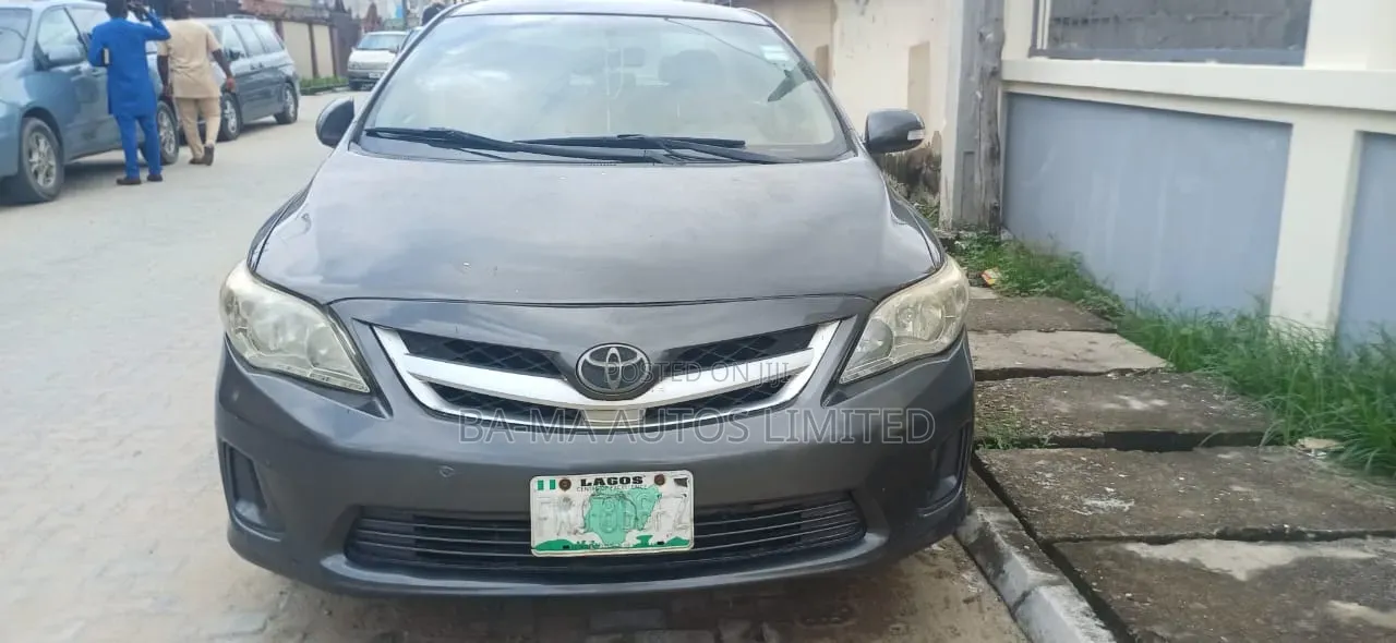 Toyota Corolla 2011 Gray