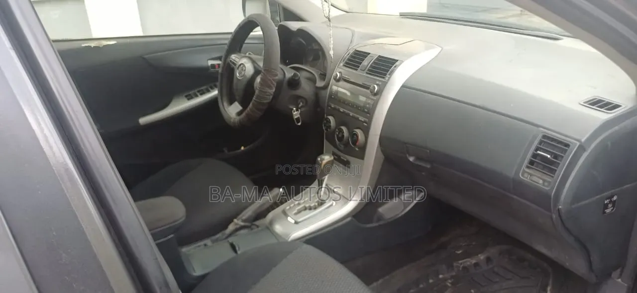 Toyota Corolla 2011 Gray