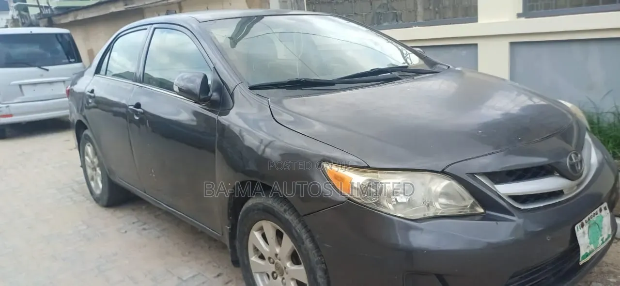 Toyota Corolla 2011 Gray