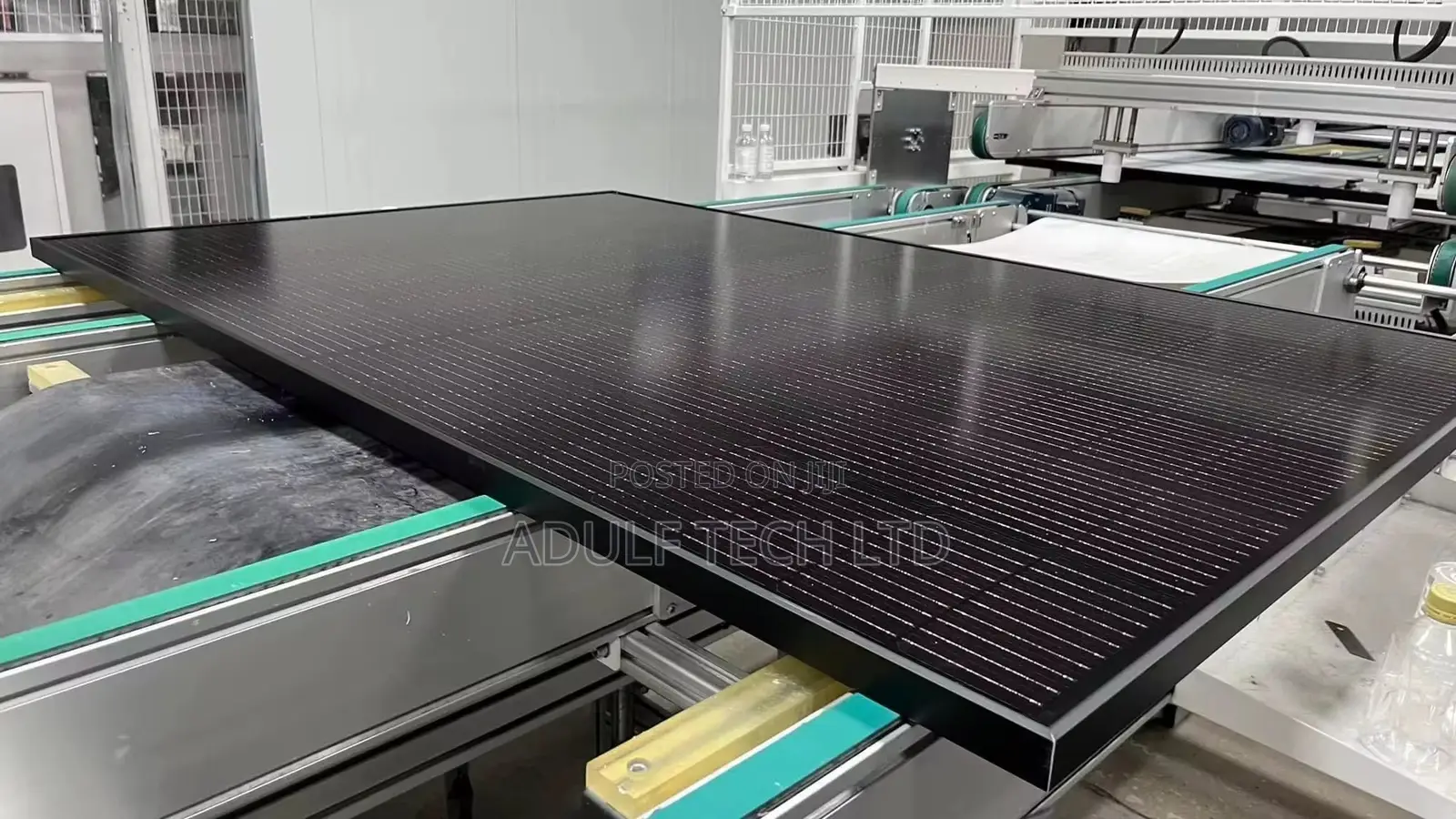 Jinko 725W Bifacial Solar Panel