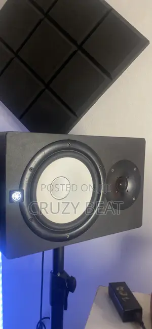 YAMAHA HS8 Studio Monitor