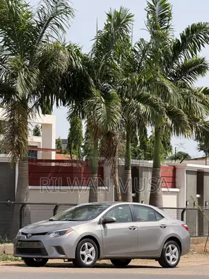 Toyota Corolla LE 4dr Sedan (1.8L 4cyl CVT) 2015