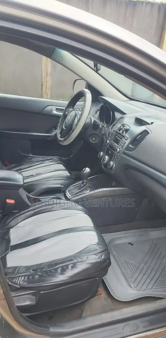 Kia Cerato 2010 Gray