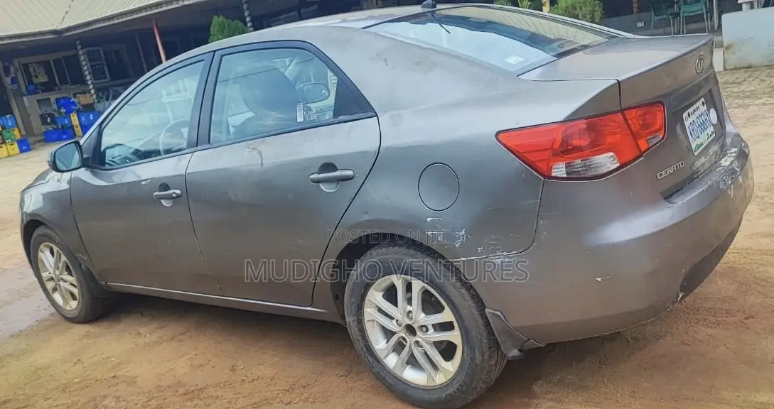 Kia Cerato 2010 Gray