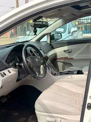 Toyota Venza 2010 White