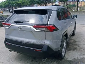 Toyota RAV4 2020 Silver