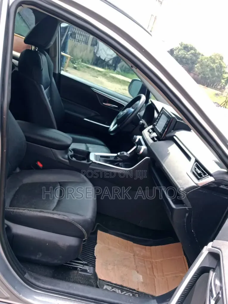 Toyota RAV4 2020 Silver