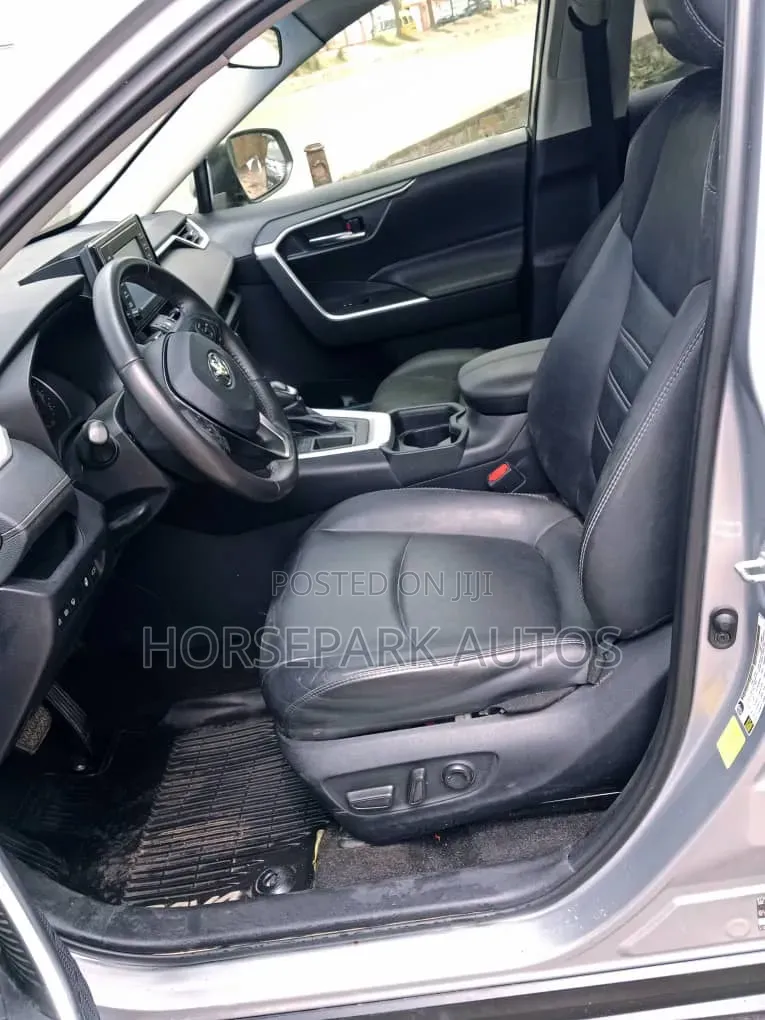 Toyota RAV4 2020 Silver