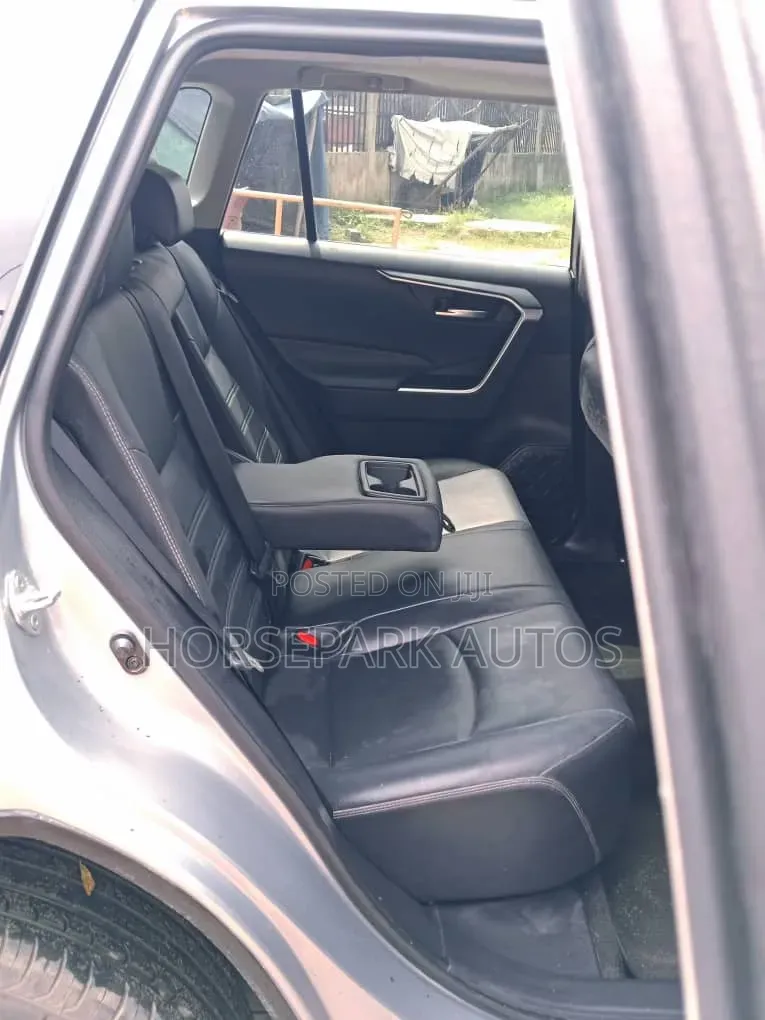 Toyota RAV4 2020 Silver