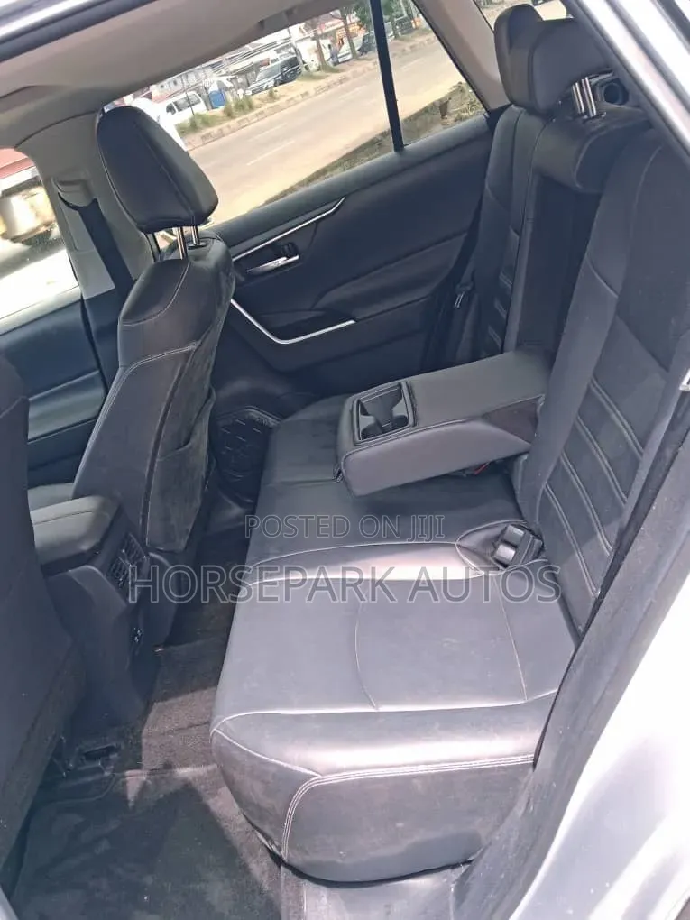 Toyota RAV4 2020 Silver