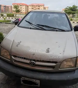 Toyota Sienna CE 2001 Gold