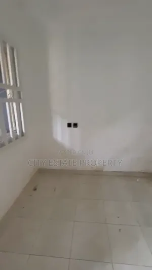 2bdrm Block of Flats in City Estate, Idu Industrial for rent
