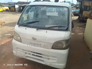 Daihatsu Mini Truck 2000 White