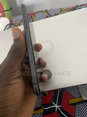 Apple iPhone 11 64 GB Black