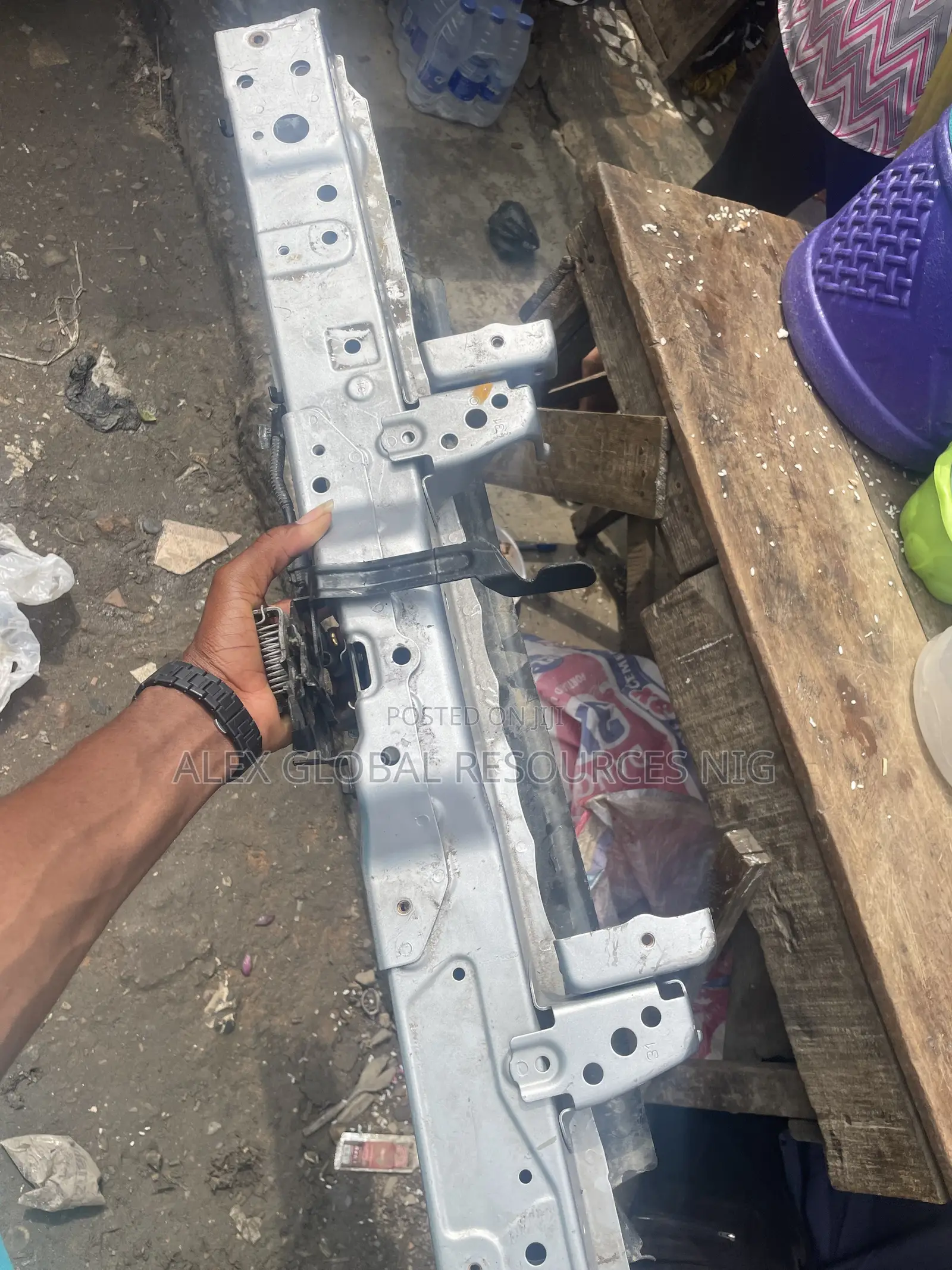 Front Cut Rav4 2020