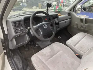 Volkswagen Transporter 2005 White