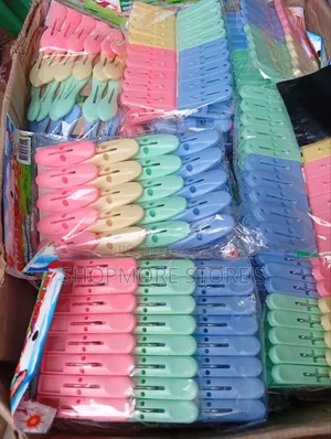 72 Dozen Laundry Pegs With Basket