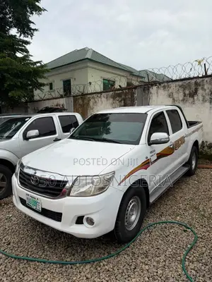 Toyota Hilux 2.7 VVT-i 4X4 SRX 2010 White