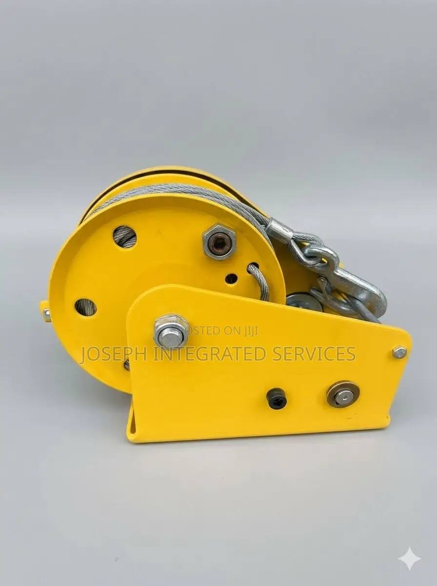 Manual Hand Winch Is Rated for a 2000 LBS Load Capacity