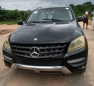 Mercedes-Benz M Class ML350 4MATIC 4dr SUV AWD (3.5L 6cyl 7A) 2014