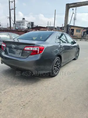 Toyota Camry L 4dr Sedan (2.5L 4cyl 6A) 2014 Gray