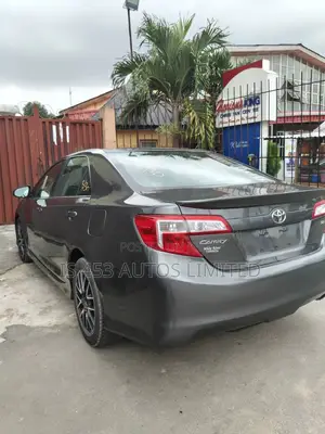 Toyota Camry L 4dr Sedan (2.5L 4cyl 6A) 2014 Gray