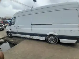 Mercedes-Benz Sprinter 2012 White