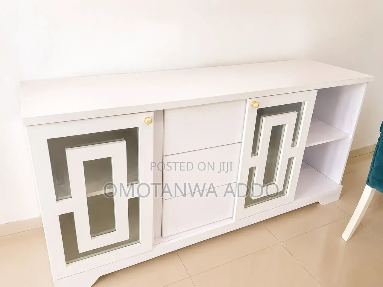 Side Board