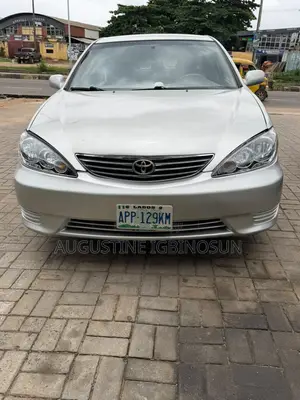 Toyota Camry 2005 Silver