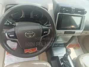 Toyota Land Cruiser Prado 2022 White