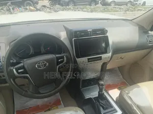 Toyota Land Cruiser Prado 2022 White