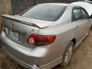Toyota Corolla 2009 Silver