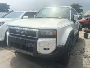Toyota Land Cruiser Prado 2022 White
