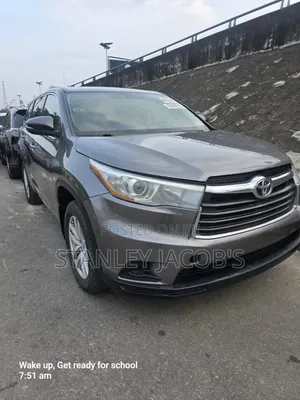 Toyota Highlander LE 4dr SUV AWD (3.5L 6cyl 6A) 2015 Gray