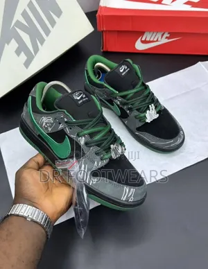 Nike SB Dunk Low Casual Sneakers