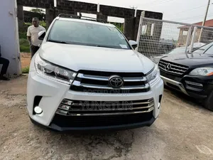 Toyota Highlander Limited 4x4 V6 (3.5L 6cyl 8A) 2017 White
