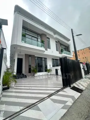 4bdrm Duplex in Ikota for sale