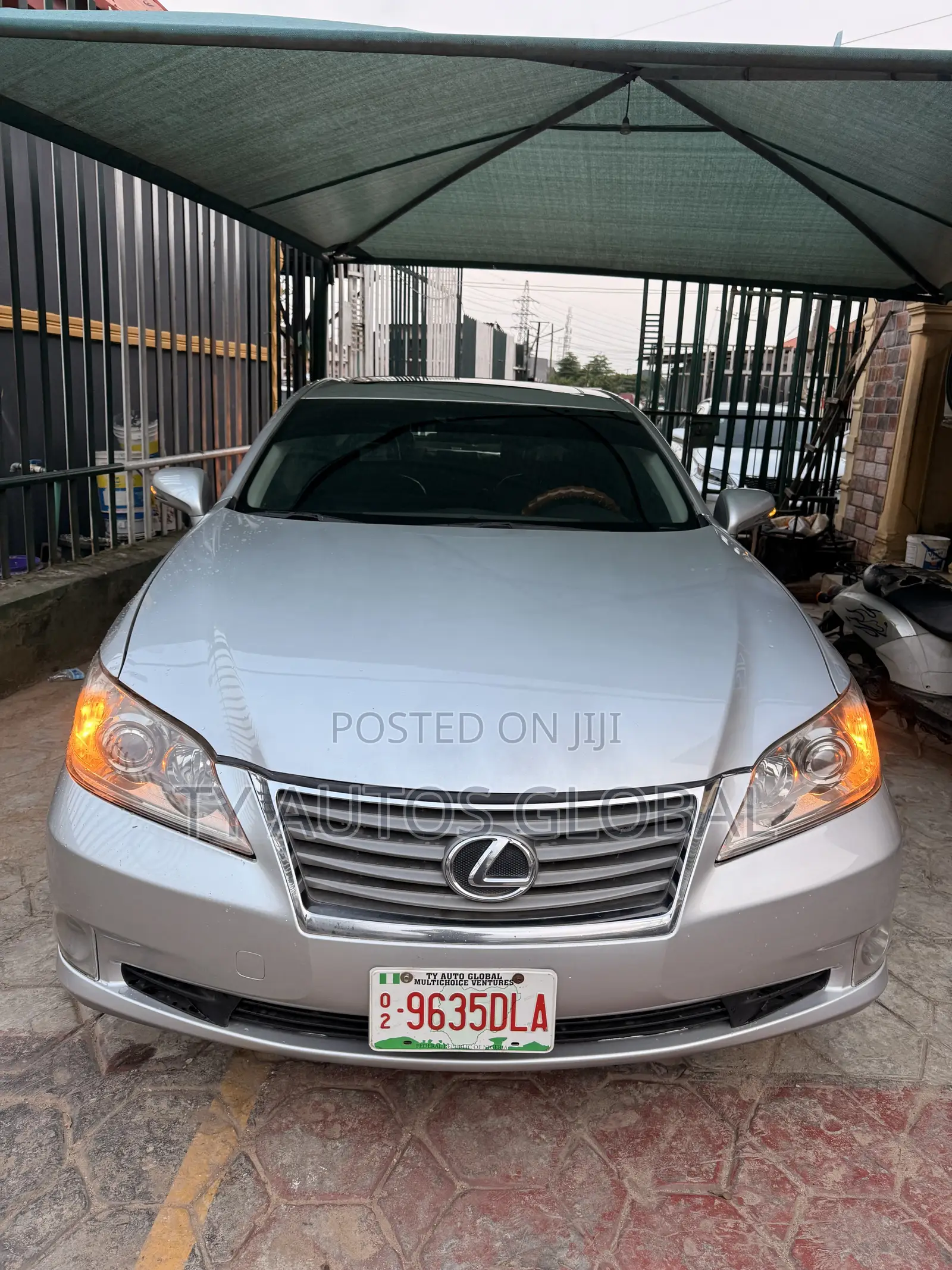 Lexus ES 350 2010 Silver