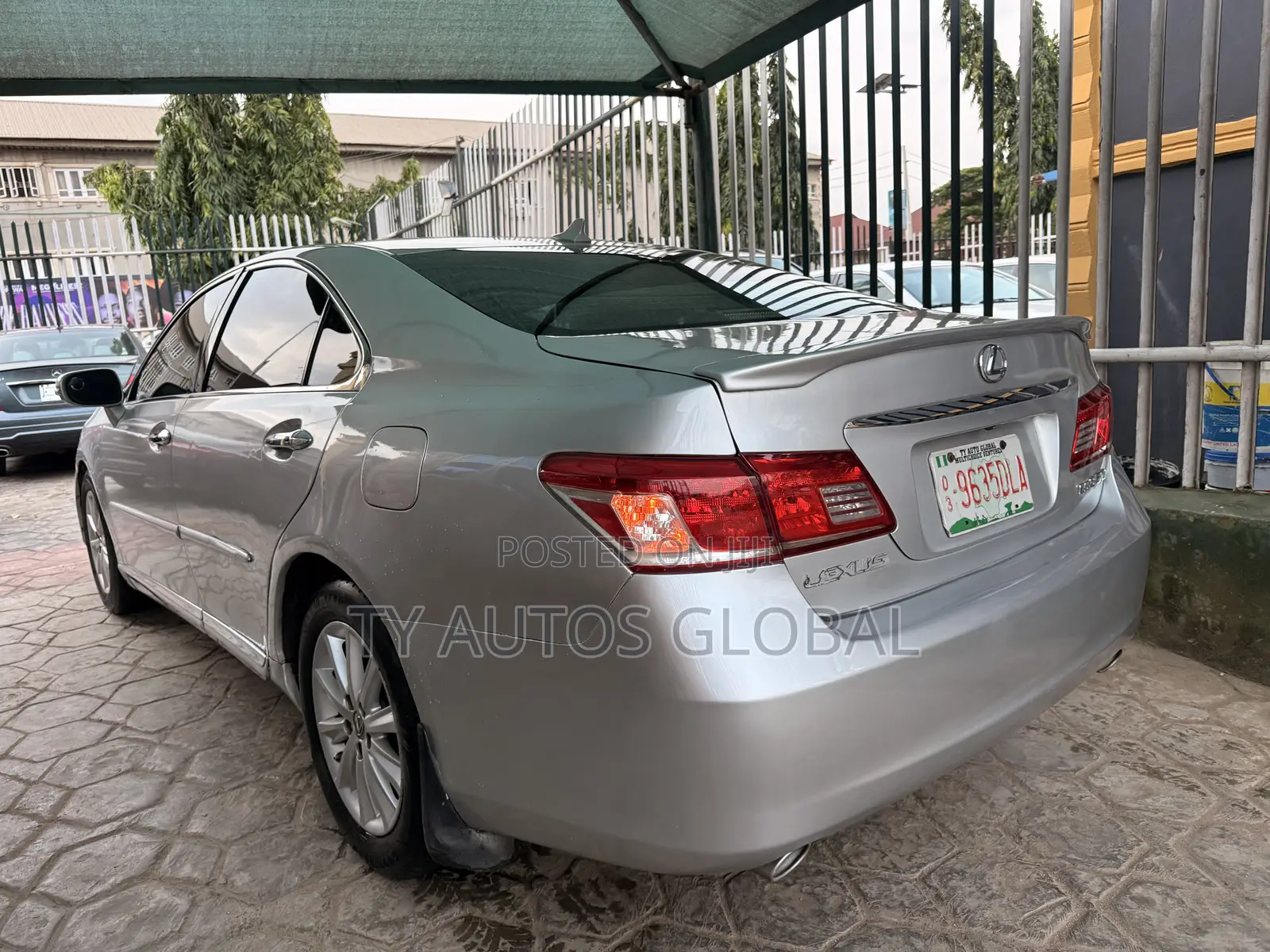 Lexus ES 350 2010 Silver